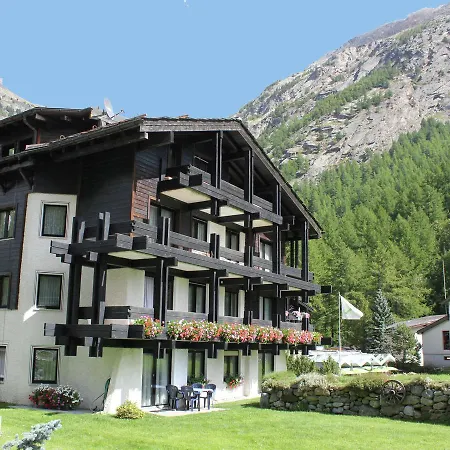 Spacios In Almagell With Garden Apartment *