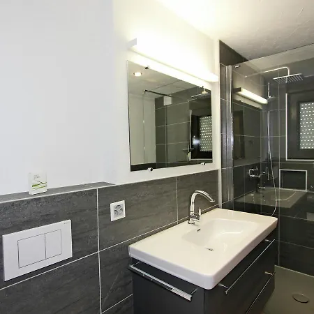 Spacios In Saas-almagell With Garden Appartement